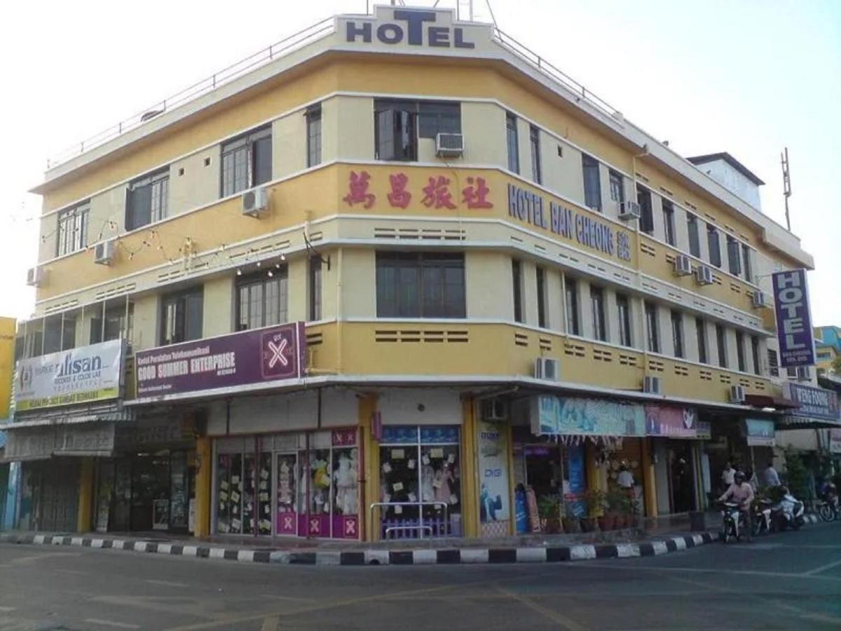 Oyo 90743 Hotel Ban Cheong Kangar Dış mekan fotoğraf
