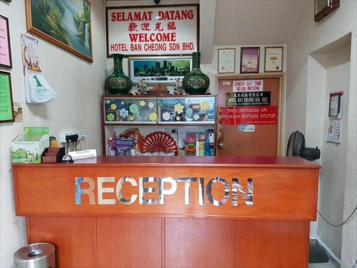 Oyo 90743 Hotel Ban Cheong Kangar Dış mekan fotoğraf